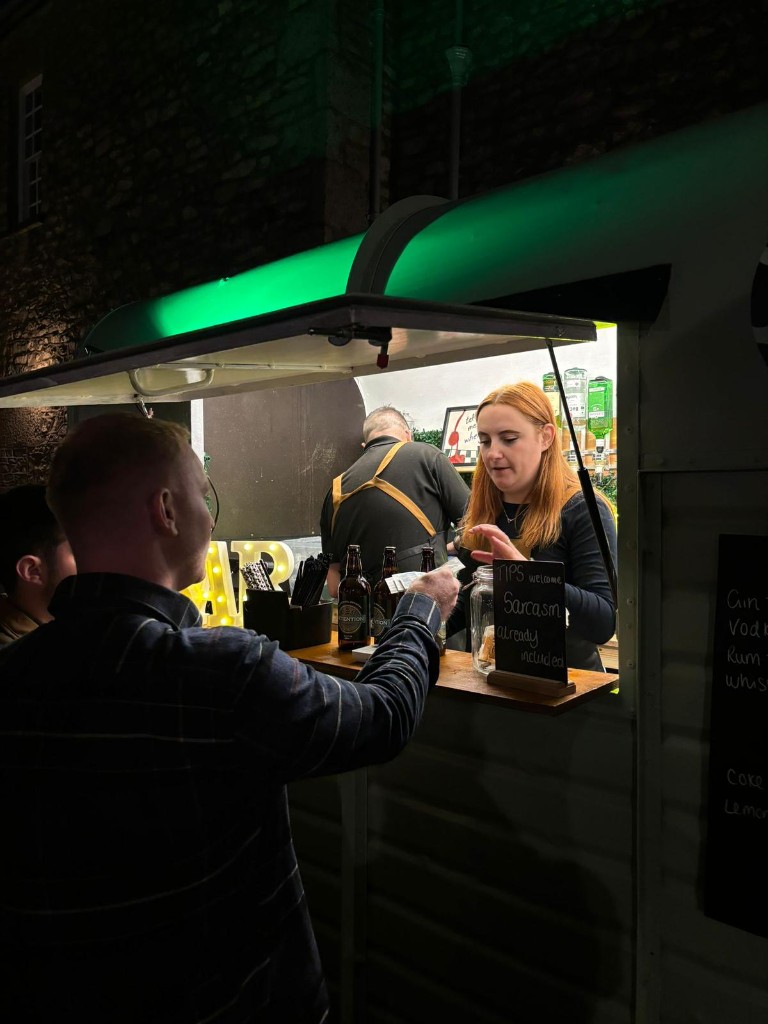 Tipsy Daisy mobile bar in action, photo 16 of 26