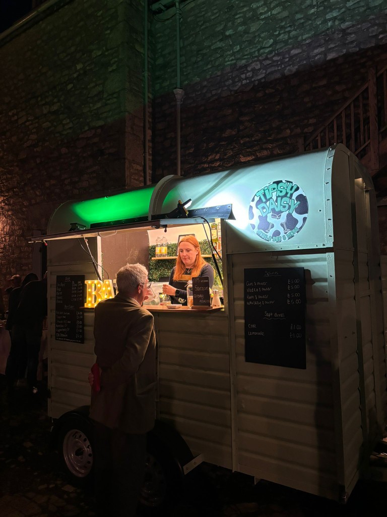 Tipsy Daisy mobile bar in action, photo 22 of 26